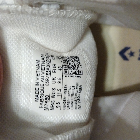 New Chuck Taylor Converse size 9.5m - Picture 6 of 7